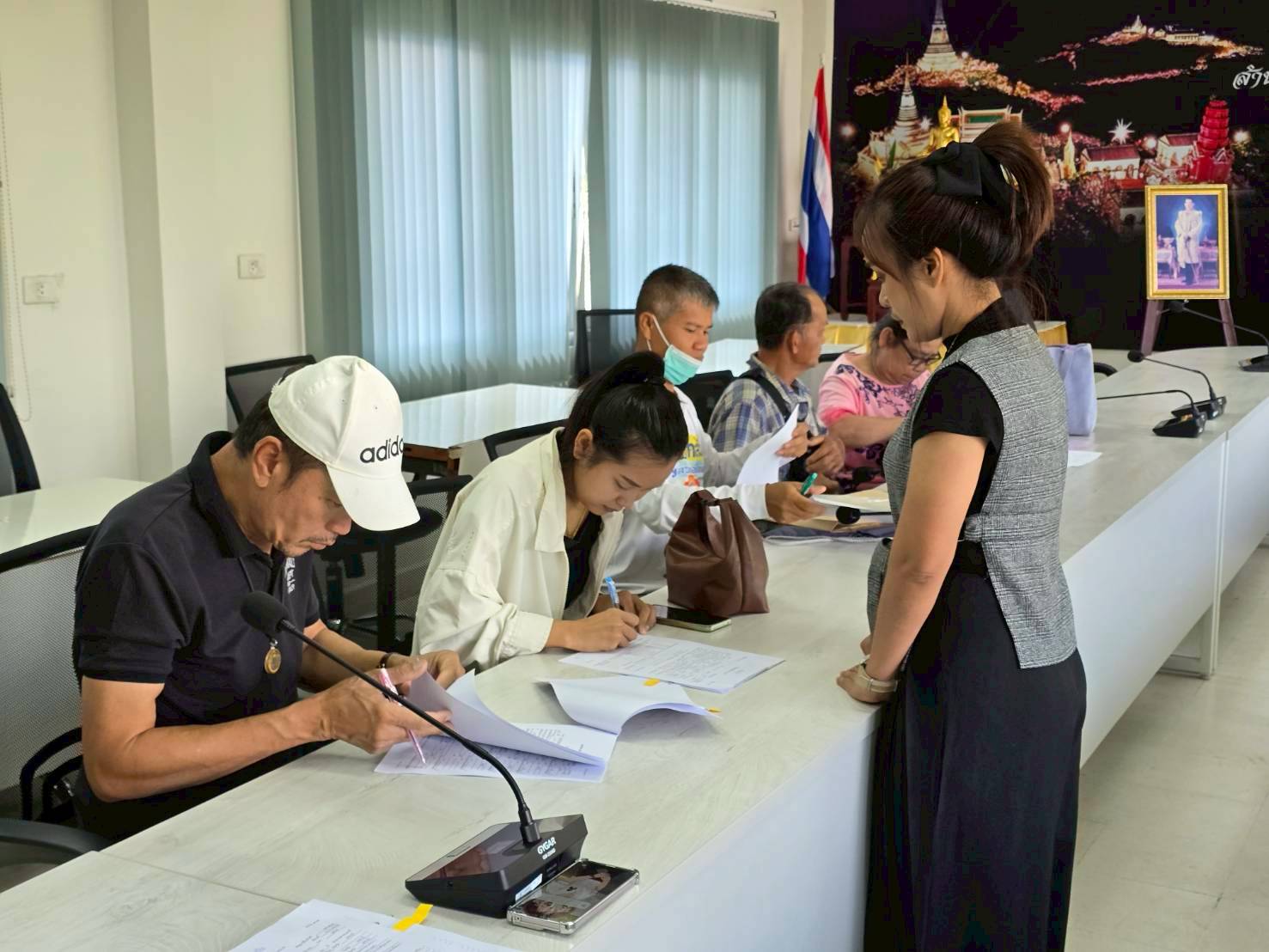title - ปฏิรูปที่ดินจังหวัดเพชรบุรี มอบหมายกลุ่มการเงินบัญชีและจัดเก็บผลประโยชน์ ดำเนินการจัดทำสัญญากู้ยืมเงินกองทุนการปฏิรูปที่ดินเพื่อเกษตรกรรม และมอบสินเชื่อให้แก่เกษตรกรในเขตปฏิรูปที่ดินจังหวัดเพชรบุรี